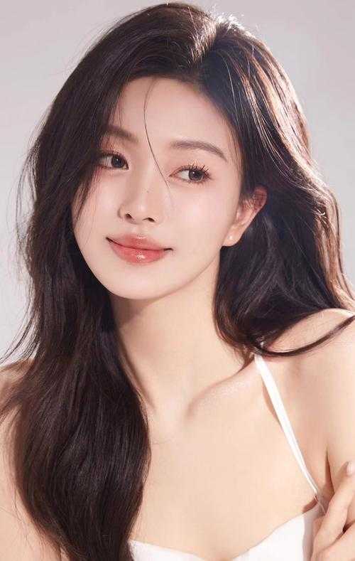 如何找到完美裸妆壁纸？精选高清妆容壁纸推荐？
