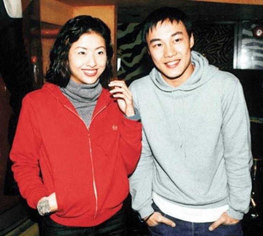 陈奕迅北京演唱会踩空台阶摔倒事件深度还原与行业警示