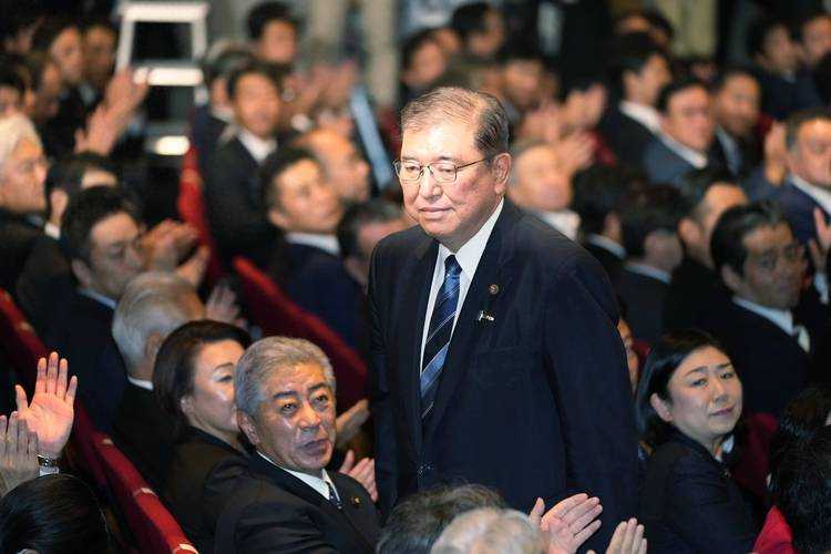 石破茂宣布继续执政,日本政坛迎来转折点